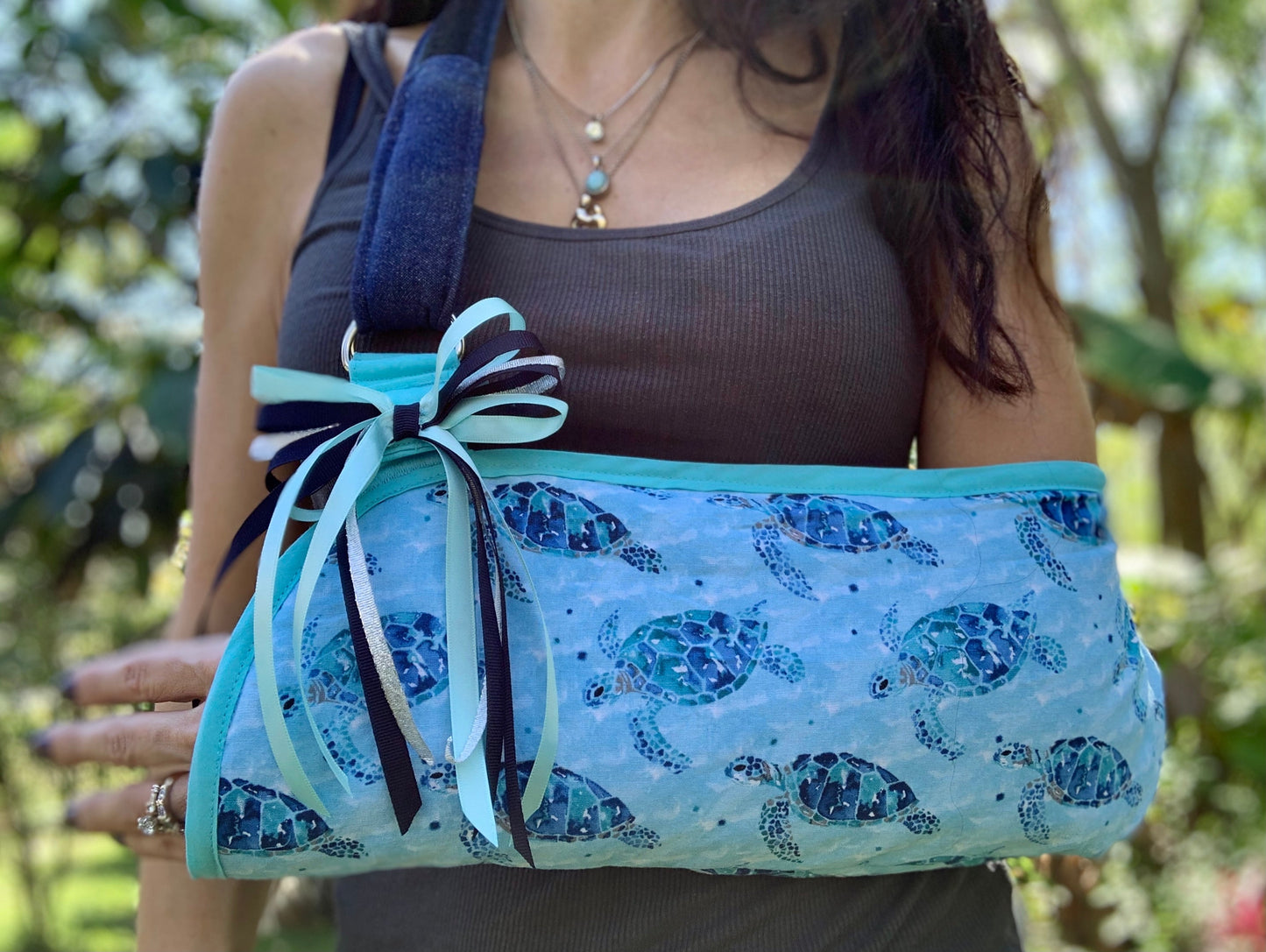 sea turtle sling with bow
