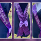 Écharpe | Écharpe de célébration personnalisée en sequins violets royaux avec nœud lavande