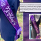 Écharpe | Écharpe de célébration personnalisée en sequins violets royaux avec nœud lavande
