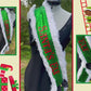 Écharpe | Étole à sequins verts « L'elfe du Père Noël » avec bordure en fourrure – Tenue écharpe de Noël du Père Noël